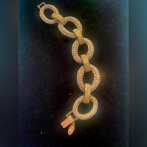 SWAROVSKI. Crystal big oval link bracelet💎💎💎8 inches. Statement piece 💎💎💎💎